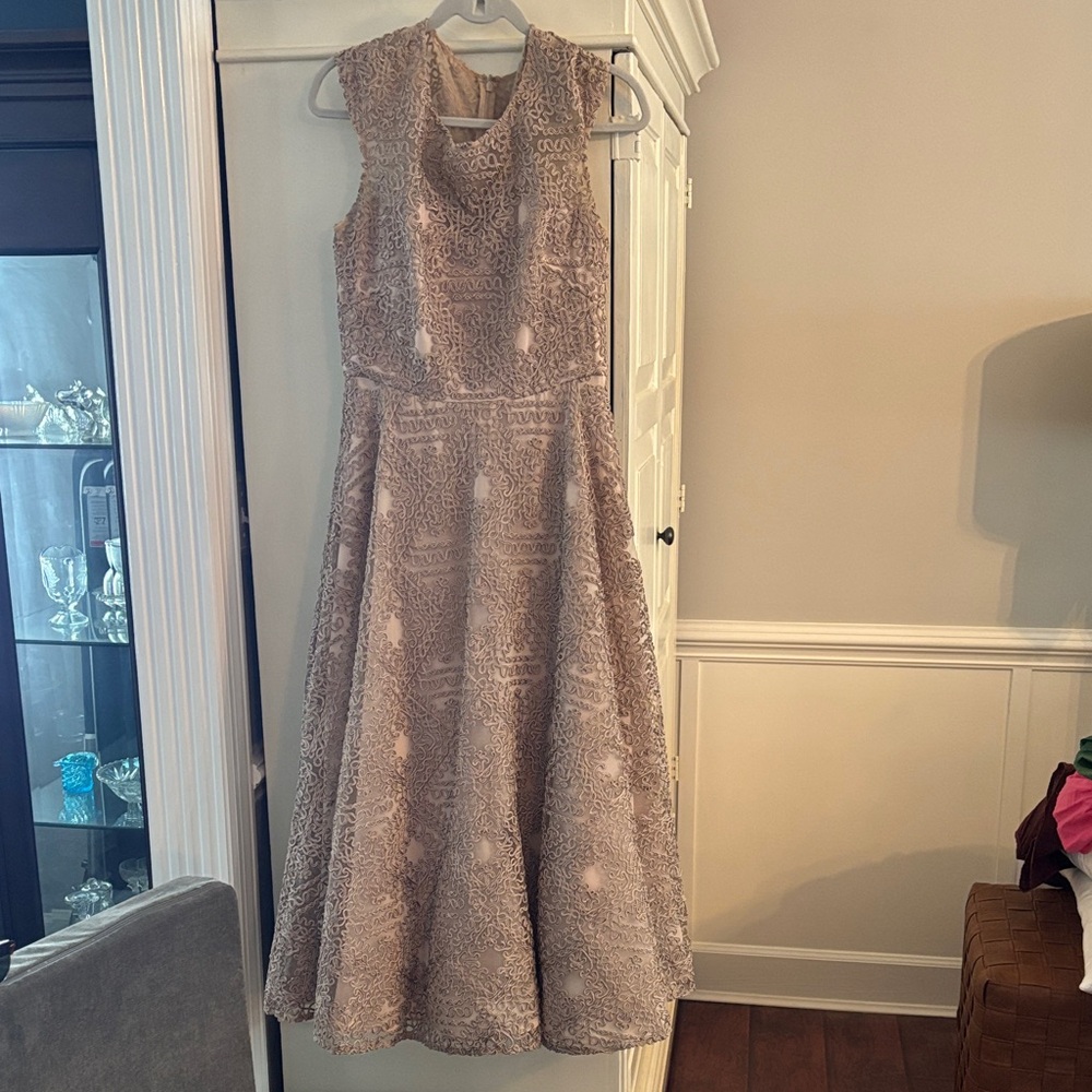 Elegant Lace Sleeveless Dress